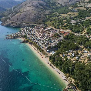 Skrila Sunny Camping 3*, Punat Kroatië